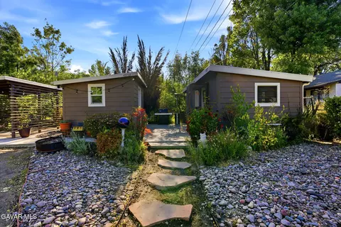 43733 Lake Hughes Rd, Lake Hughes, CA 93532
