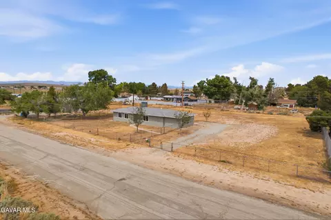 16657 Foothill Ave, North Edwards, CA 93523 photo 3