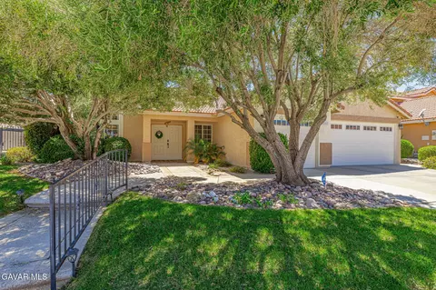 4552 Brisa Dr, Palmdale, CA 93551