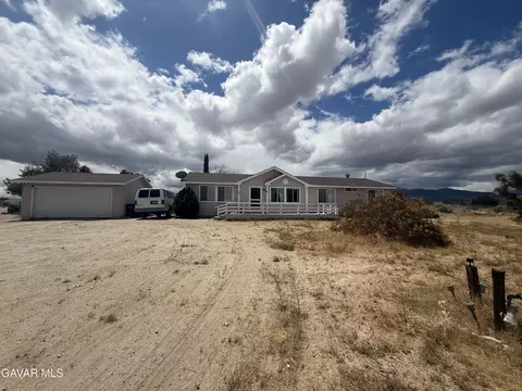 397 Joshua Hills Rd, Pinon Hills, CA 92372