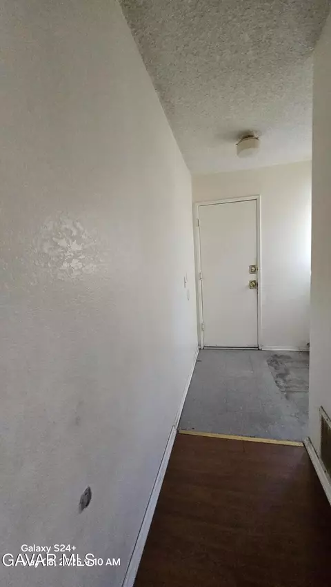 Entry Way - 37007 Va Del Rio, Palmdale, CA 93550 photo 2 of 2