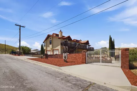 15347 Rimford St, Lake Hughes, CA 93532