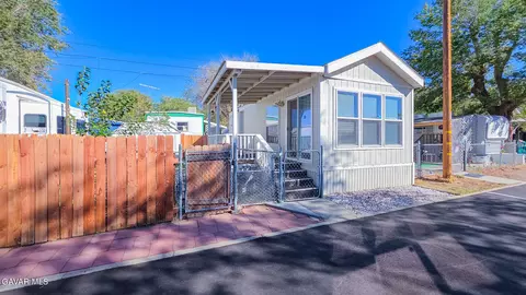 45446 7th St #17, Lancaster, CA 93535