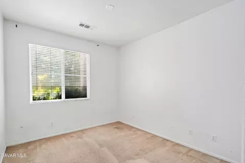 Bedroom - 42955 Carpenter Dr, Lancaster, CA 93535 photo 4 of 4