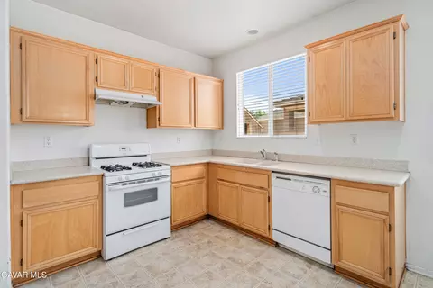 Kitchen - 42955 Carpenter Dr, Lancaster, CA 93535 photo 1 of 3