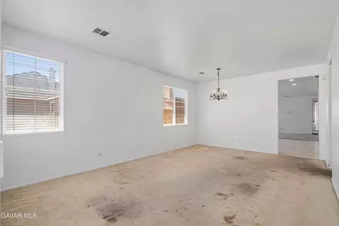 Living - 42955 Carpenter Dr, Lancaster, CA 93535 photo 1 of 6