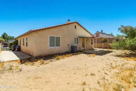 Exterior - 42955 Carpenter Dr, Lancaster, CA 93535 photo 6 of 6