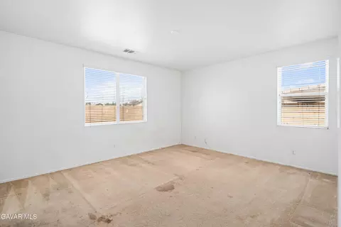 Bedroom - 42955 Carpenter Dr, Lancaster, CA 93535 photo 1 of 4