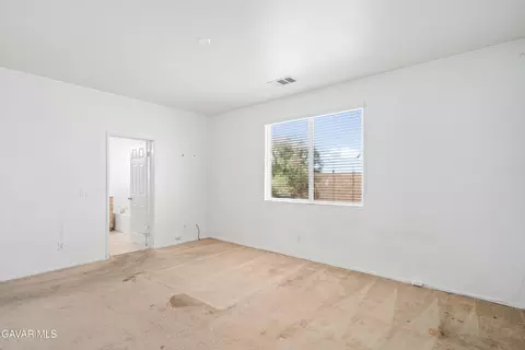 Bedroom - 42955 Carpenter Dr, Lancaster, CA 93535 photo 2 of 4