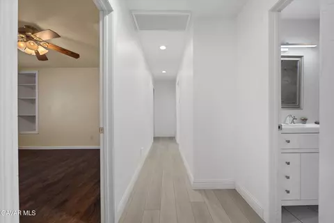 Entry Way - 30150 Jamaica Dunes Dr, Tehachapi, CA 93561 photo 3 of 3