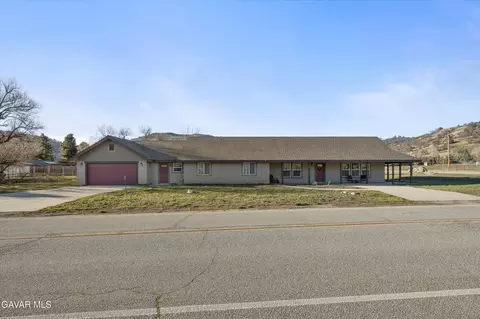 Exterior - 30150 Jamaica Dunes Dr, Tehachapi, CA 93561 photo 1 of 4