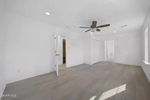 Bedroom - 30150 Jamaica Dunes Dr, Tehachapi, CA 93561 photo 3 of 6
