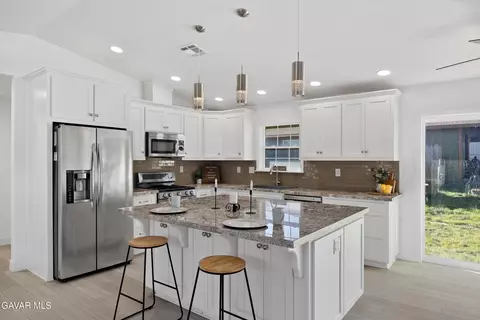 Kitchen - 30150 Jamaica Dunes Dr, Tehachapi, CA 93561 photo 1 of 4
