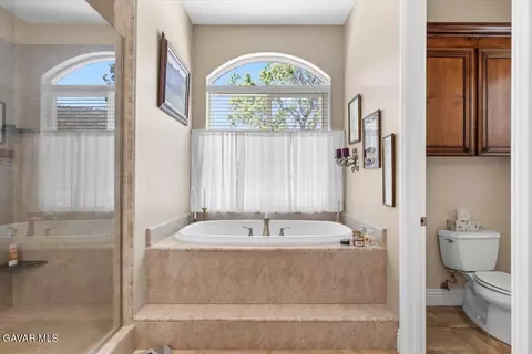 Bath - 23840 Martingale Way, Tehachapi, CA 93561 photo 4 of 6
