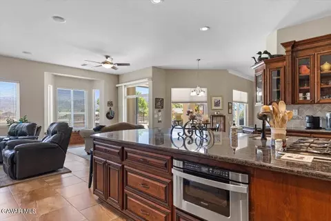 Kitchen - 23840 Martingale Way, Tehachapi, CA 93561 photo 4 of 4