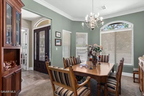 Dining - 23840 Martingale Way, Tehachapi, CA 93561 photo 2 of 3