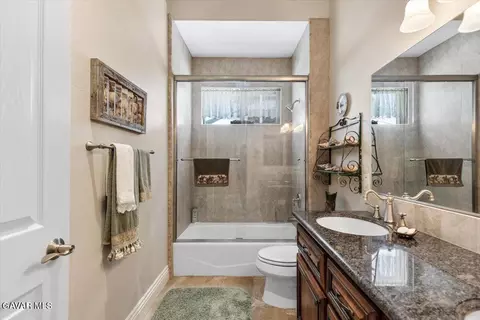 Bath - 23840 Martingale Way, Tehachapi, CA 93561 photo 5 of 6