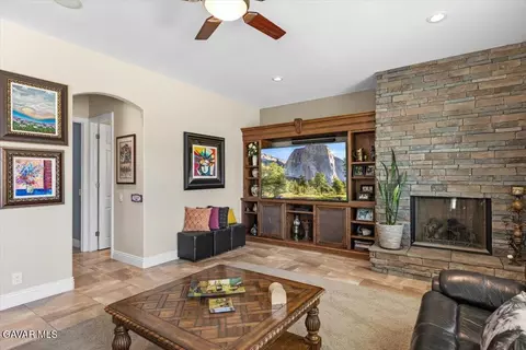 Living - 23840 Martingale Way, Tehachapi, CA 93561 photo 5 of 6