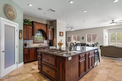 Kitchen - 23840 Martingale Way, Tehachapi, CA 93561 photo 2 of 4