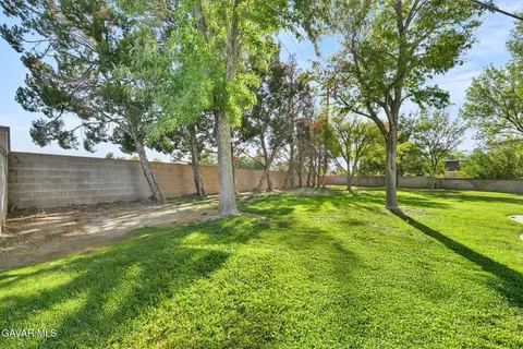 Exterior - 2130 Spice St, Lancaster, CA 93536 photo 8 of 9