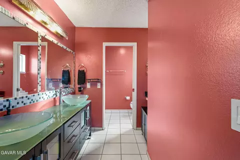 Bath - 2130 Spice St, Lancaster, CA 93536 photo 2 of 5