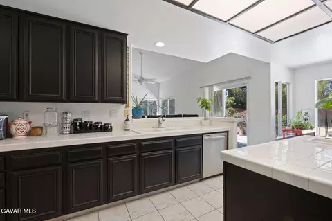 Kitchen - 4027 Via Barbara, Lancaster, CA 93536 photo 4 of 4