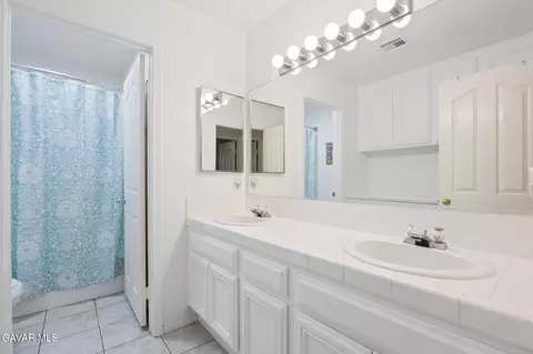 Bath - 4027 Via Barbara, Lancaster, CA 93536 photo 3 of 3