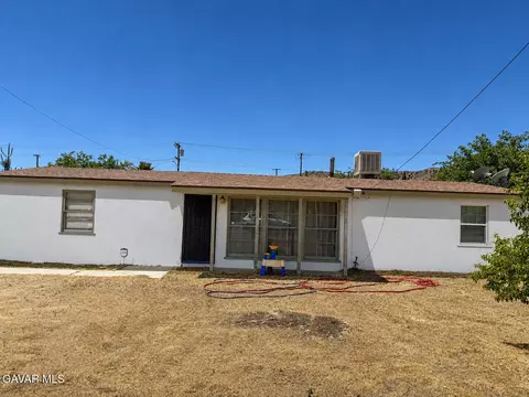 1118 Ave P-14 W, Palmdale, CA 93551