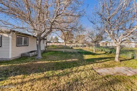Exterior - 13336 Clement St, North Edwards, CA 93523 photo 2 of 9