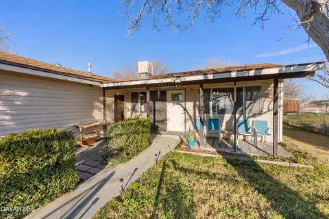 Exterior - 13336 Clement St, North Edwards, CA 93523 photo 8 of 9