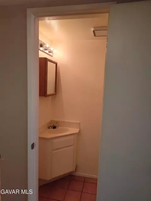 Bath - 1840 Avenue J2 E #7, Lancaster, CA 93535 photo 4 of 4