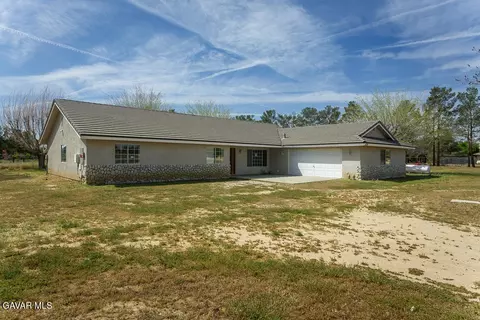 8718 Avenue D12 W, Lancaster, CA 93536