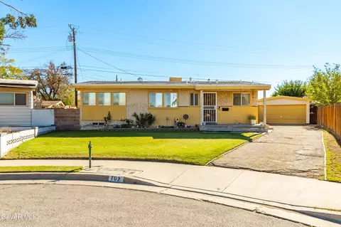 702 Avenue H9 W, Lancaster, CA 93534