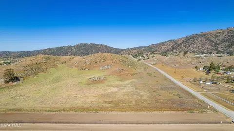 Edward Street, Tehachapi, CA 93561 photo 2