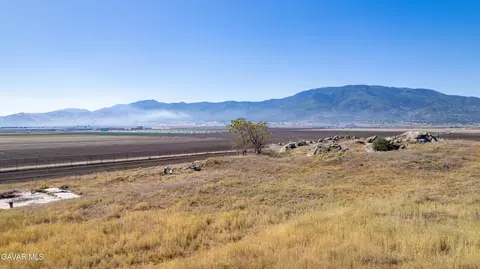 Edward Street, Tehachapi, CA 93561 photo 4
