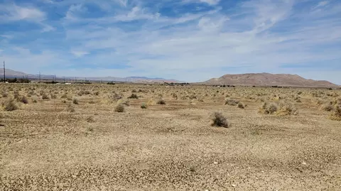Dinkey Ave, Rosamond, CA 93560
