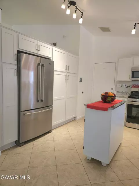 Kitchen - 43221 E 32nd St, Lancaster, CA 93535 photo 1 of 7