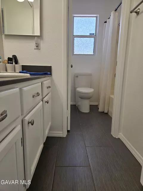 Bath - 43221 E 32nd St, Lancaster, CA 93535 photo 4 of 6