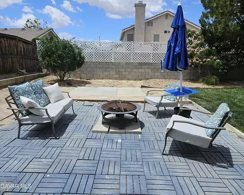 Exterior - 43221 E 32nd St, Lancaster, CA 93535 photo 14 of 16