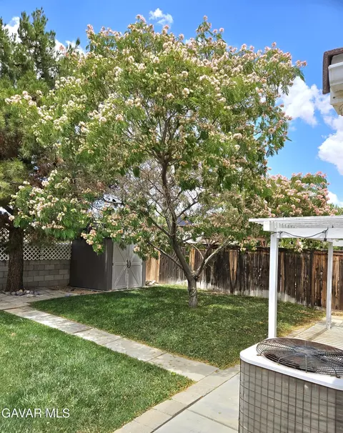 Exterior - 43221 E 32nd St, Lancaster, CA 93535 photo 9 of 16