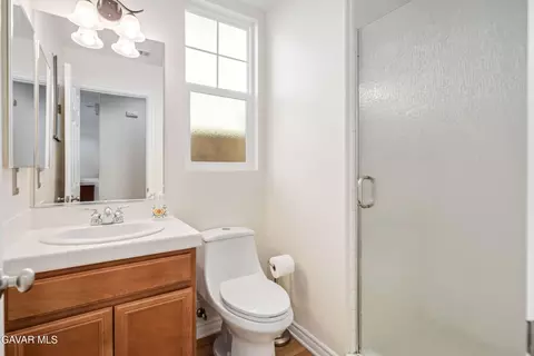 Bath - 2808 Similax Ct, Palmdale, CA 93551 photo 1 of 6