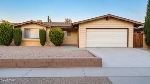 Exterior - 45650 Fig Ave, Lancaster, CA 93534 photo 2 of 3