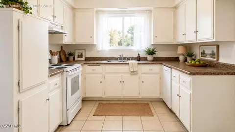 Kitchen - 45650 Fig Ave, Lancaster, CA 93534 photo 1 of 2