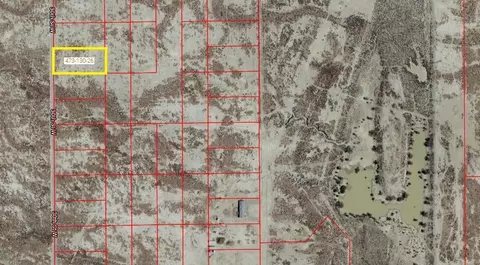 30 Th St W, Rosamond, CA 93560