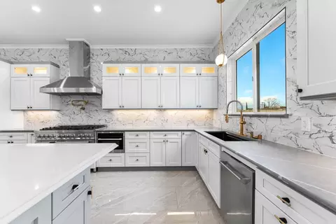 Kitchen - 42730 23rd St W, Lancaster, CA 93536 photo 4 of 7