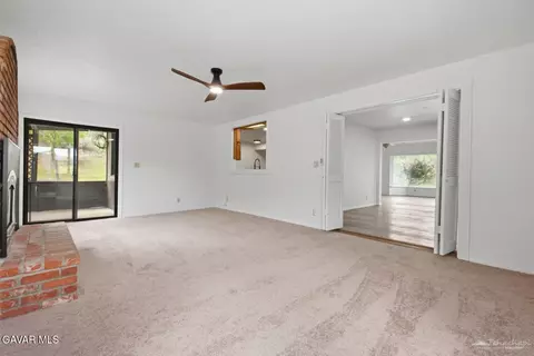 Living - 27961 Preakness Dr, Tehachapi, CA 93561 photo 4 of 5