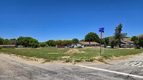 Boxtree Dr & Brookwood Rd, Lake Elizabeth, CA 93532