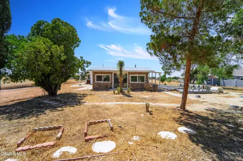 40303 11th St W, Palmdale, CA 93551