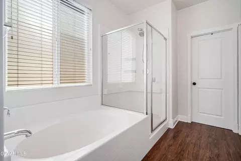 Bath - 605 Orchard Pkwy, Tehachapi, CA 93561 photo 2 of 3