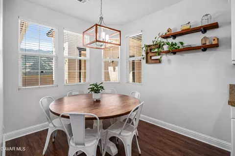 Dining - 605 Orchard Pkwy, Tehachapi, CA 93561 photo 1 of 1